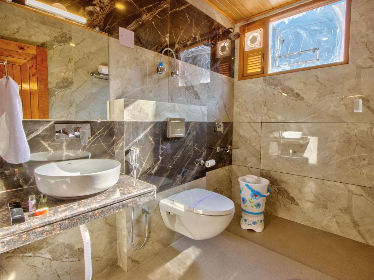 Hotel Swastik Grand Manali Esterno foto