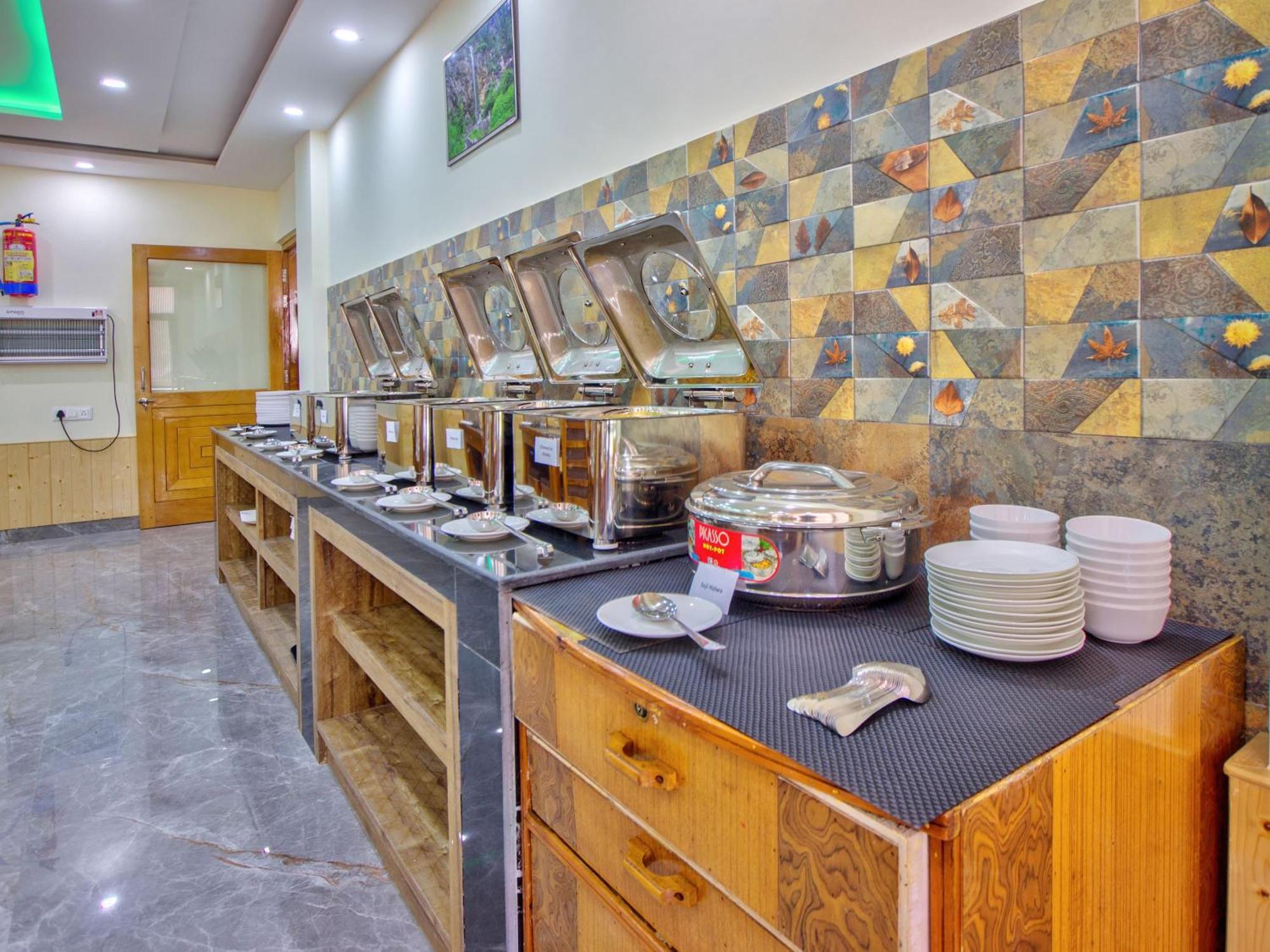 Hotel Swastik Grand Manali Esterno foto