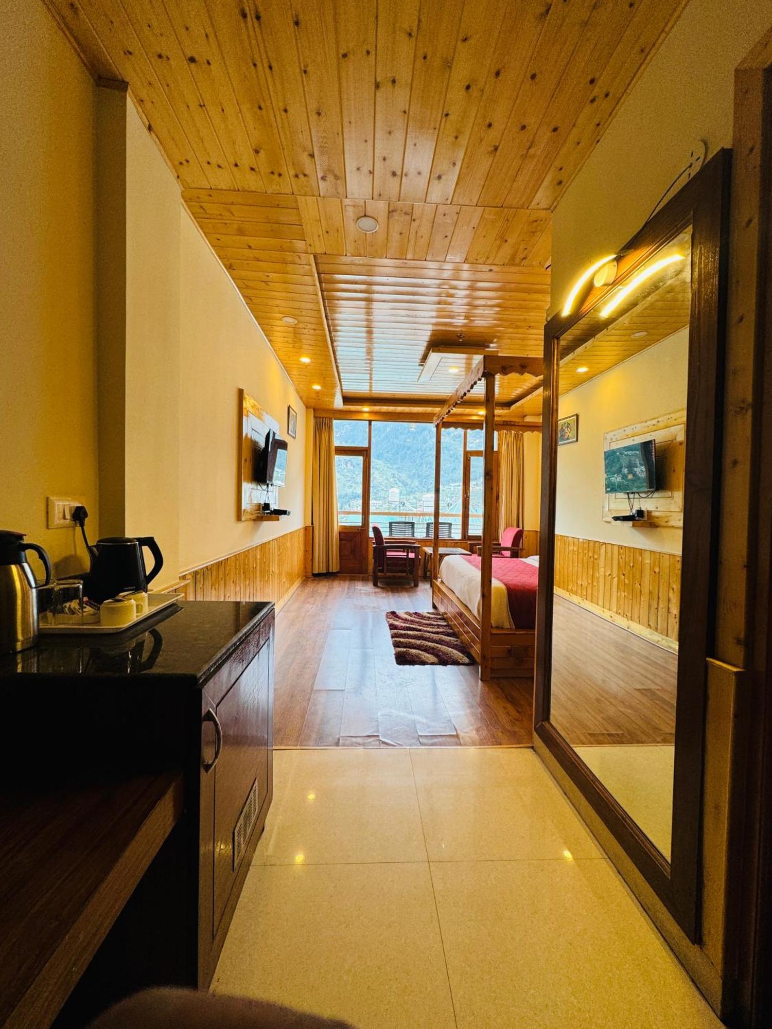 Hotel Swastik Grand Manali Esterno foto