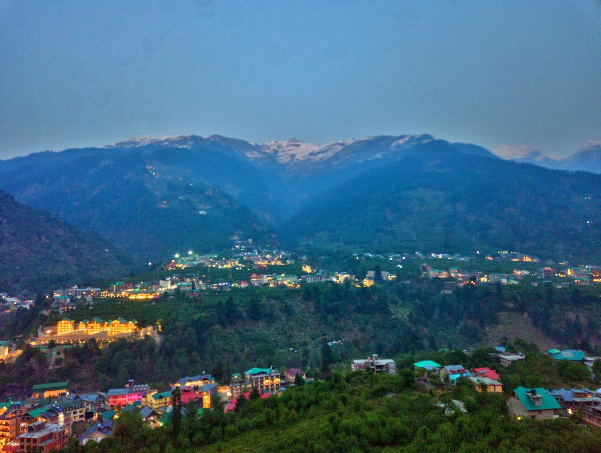 Hotel Swastik Grand Manali Esterno foto