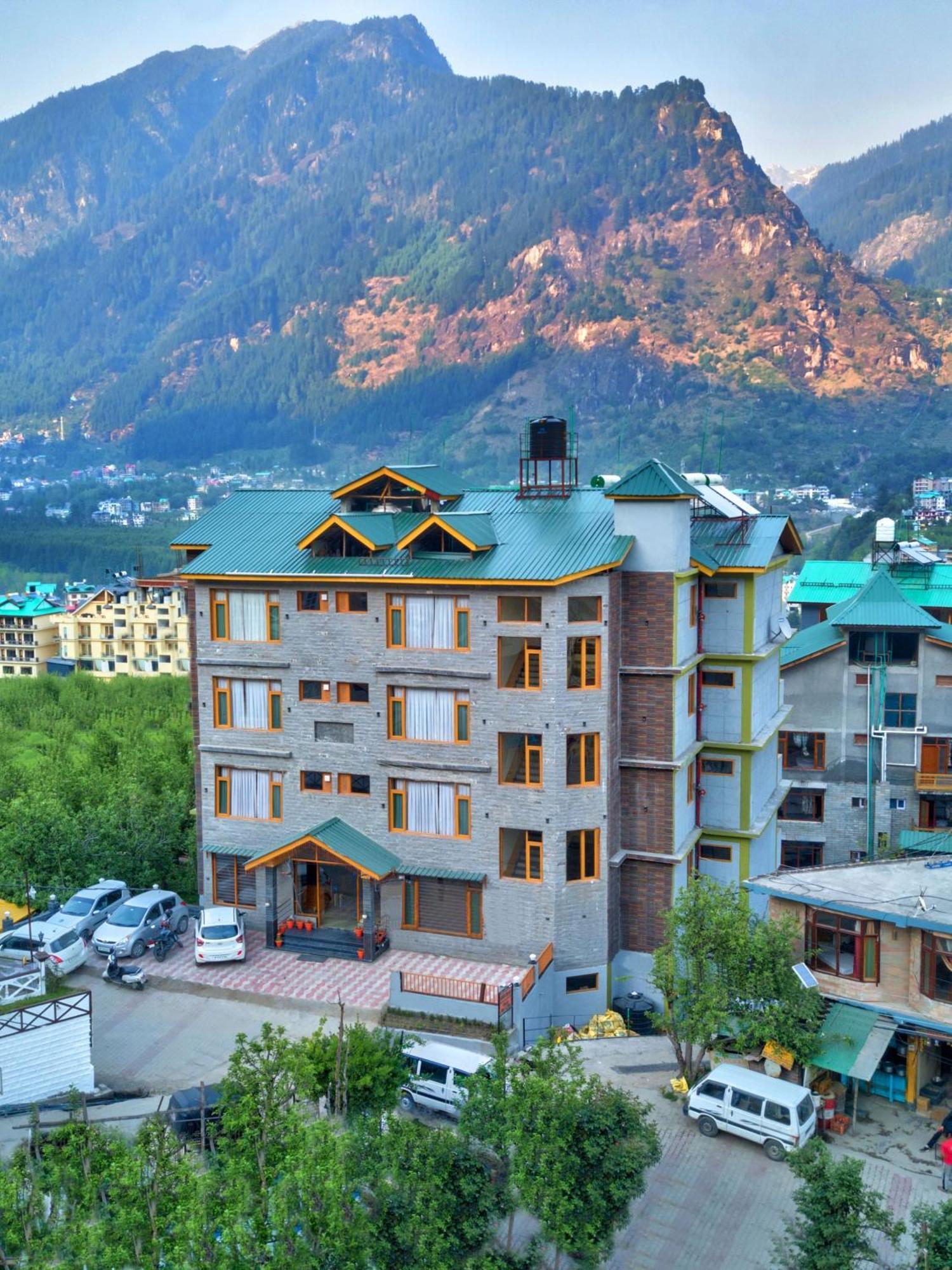 Hotel Swastik Grand Manali Esterno foto