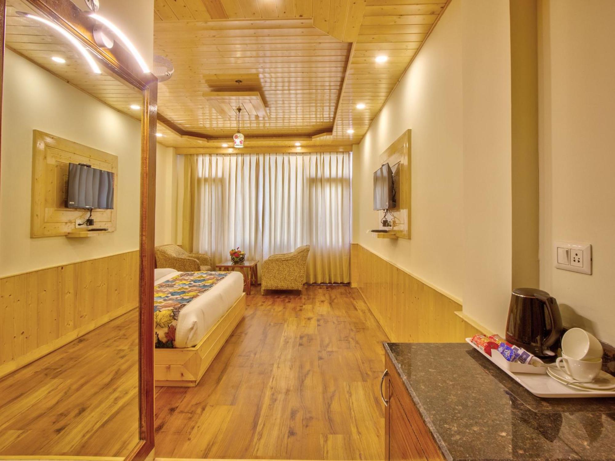 Hotel Swastik Grand Manali Esterno foto